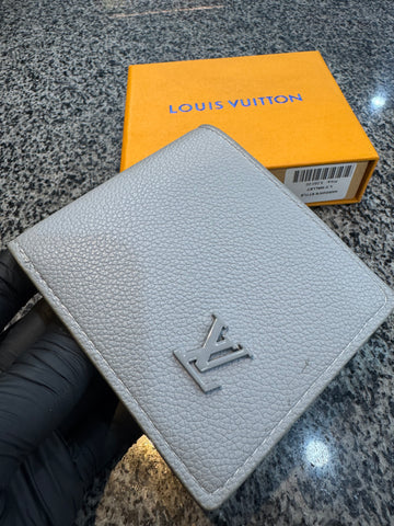 LV GRAY.